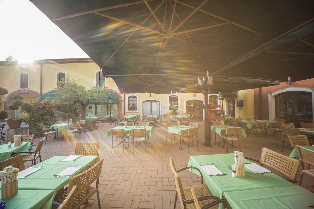 Hotel Antichi Cortili Dossobuono Extérieur photo