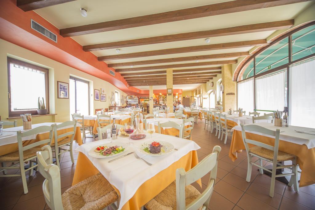 Hotel Antichi Cortili Dossobuono Extérieur photo