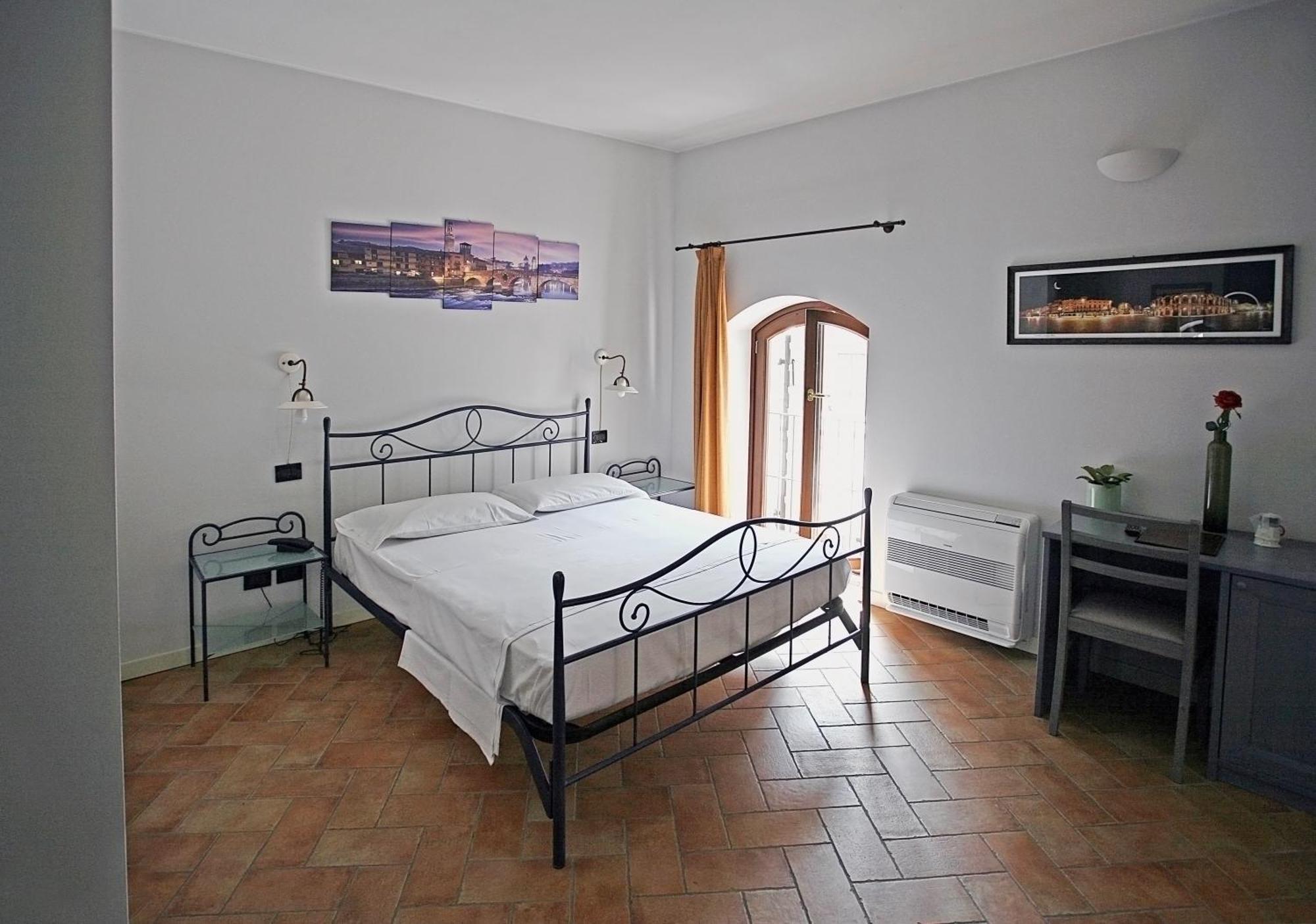 Hotel Antichi Cortili Dossobuono Extérieur photo
