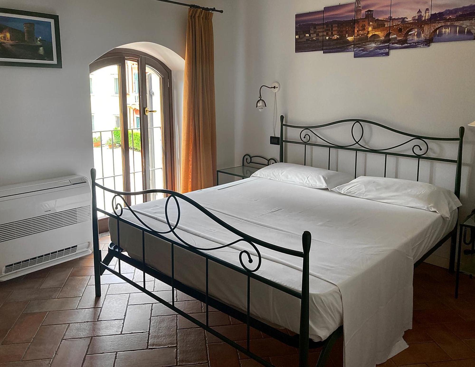 Hotel Antichi Cortili Dossobuono Extérieur photo
