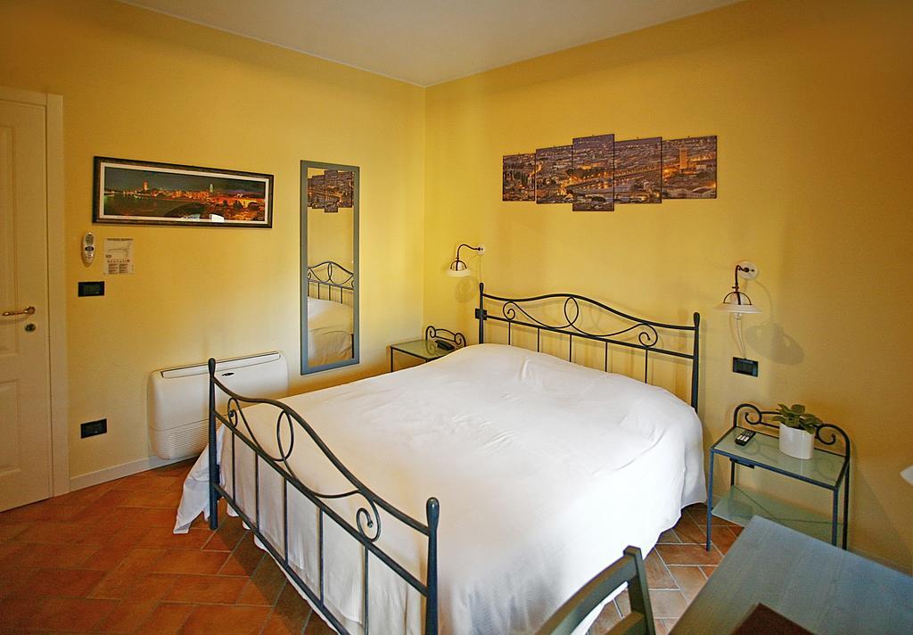 Hotel Antichi Cortili Dossobuono Extérieur photo
