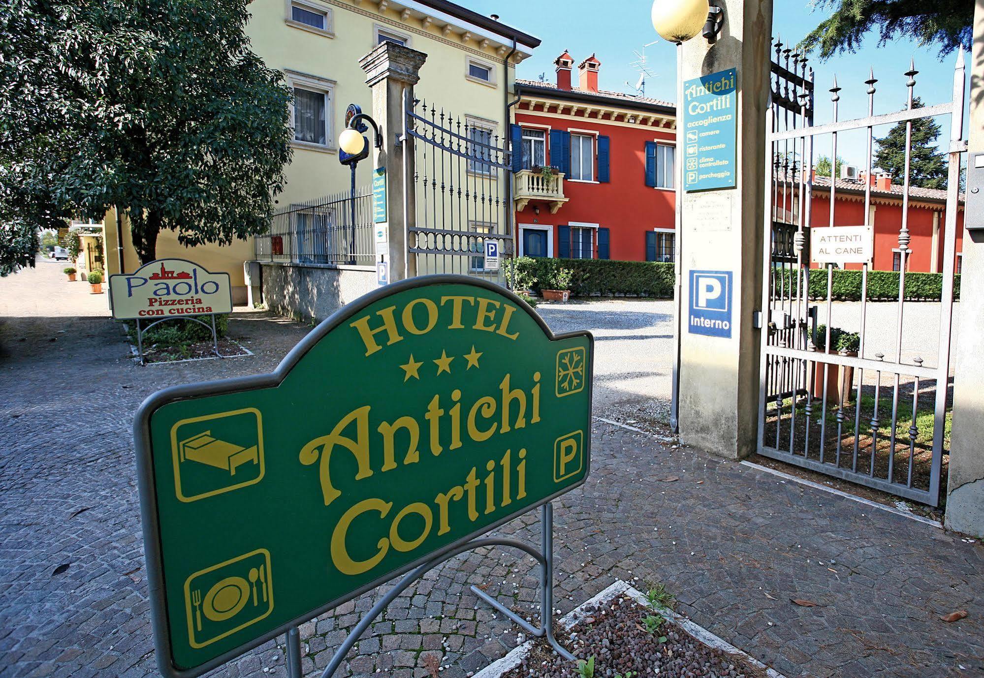 Hotel Antichi Cortili Dossobuono Extérieur photo